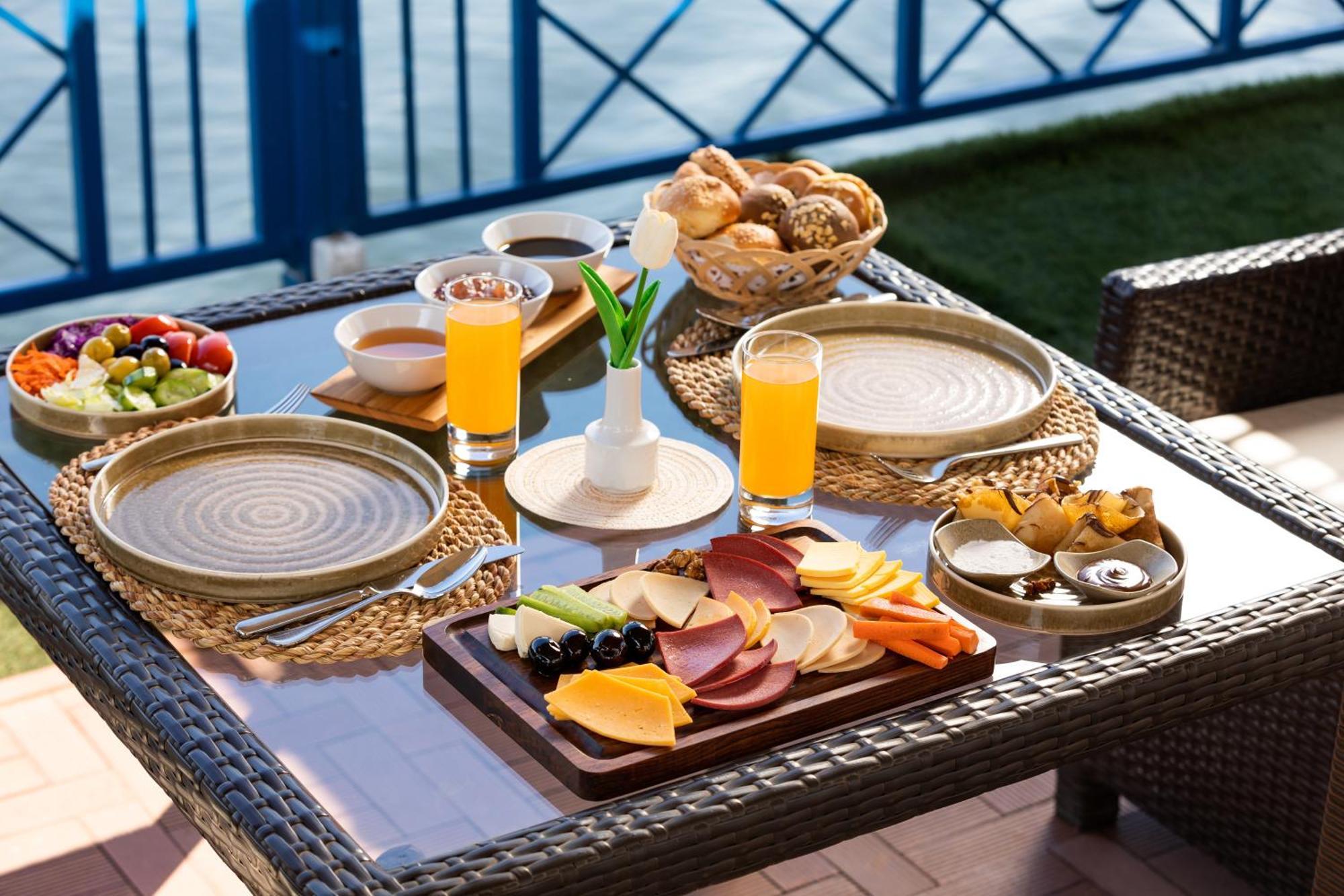 M/S Esmeralda Nile Cruise - 4 Or 7 Nights From Luxor Each Monday And 03 Nights From Aswan Each Friday Exterior foto